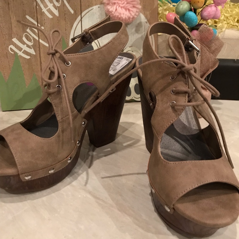 New Guess Swede Wedges